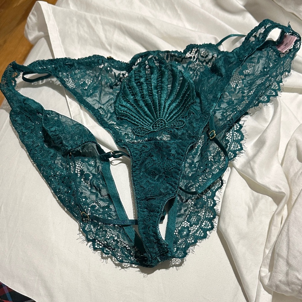 Empress Mimi seashell panties XXL